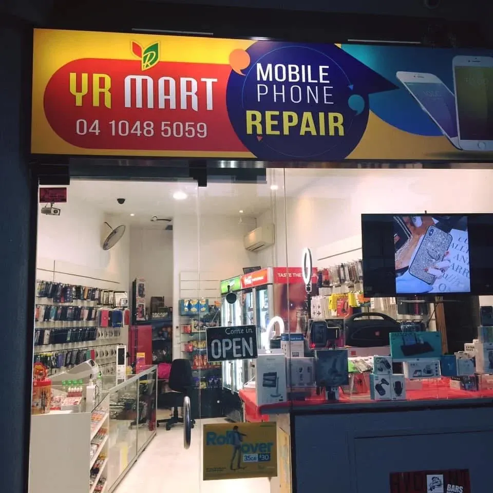 The YR MART MOBILE REPAIRS shopfront on Military Road